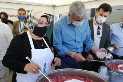 Sancaktepe Belediyesi'nden üç farklı noktada aşure ikramı 21