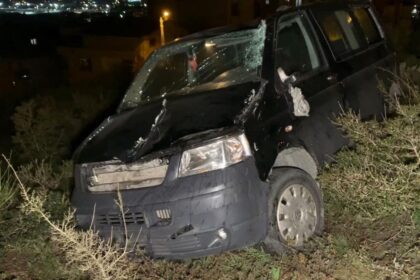 Şarampole yuvarlanan aracın sürücüsü kurtarılamadı 40