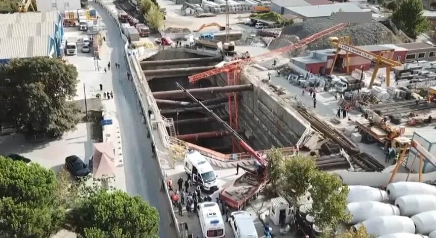 Yenidoğan metro inşaatında vinç devrildi: 2 ölü 11 Yenidoğan metro inşaatında vinç devrildi: 2 ölü 11