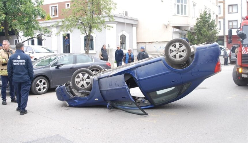 Park halindeki araca çarpan otomobil takla attı, 1 yaralı 11
