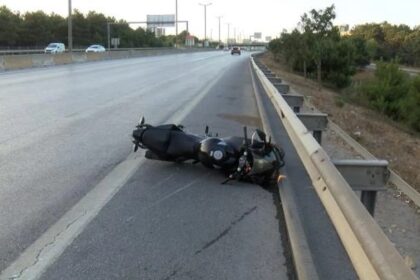 Bariyerlere çarpan motosikletli ağır yaralandı 42