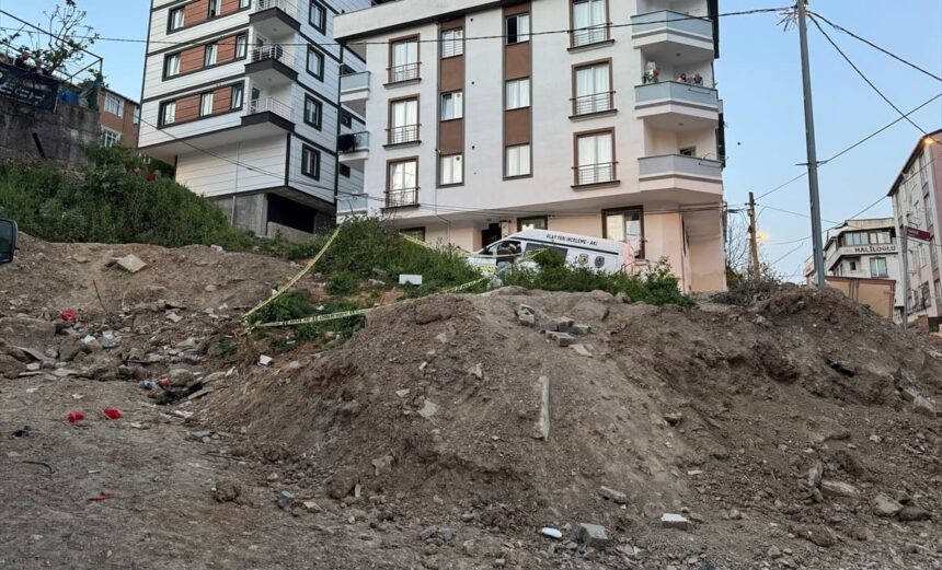 Yenidoğan'da boş arazide bebek cesedi bulundu 11