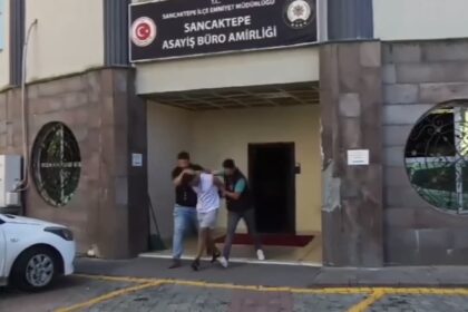 Samandıra'da bir evde yasadışı silahlar ele geçirildi 42