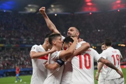 Çeyrek FİNALDEYİZ!!! Türkiye 2 - Avusturya 1 24