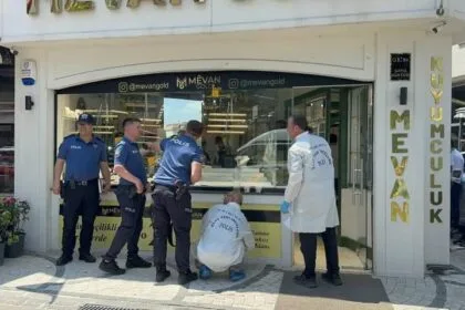 Sarıgazi'de kuyumcuya silahlı soygun girişimi 34