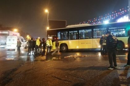 Yolun karşısına geçmeye çalışan anne ve çocuk otobüsün altında can verdi 30