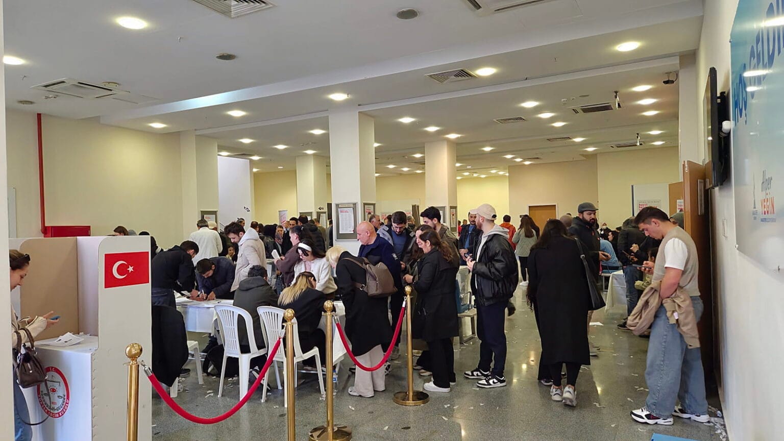 CHP'nin ön seçiminde 15 milyona yakın oy kullanıldığı açıklandı 20 CHP'nin ön seçiminde 15 milyona yakın oy kullanıldığı açıklandı 7