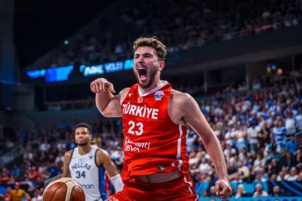 Eurobasket'te finalin adı TÜRKİYE 12