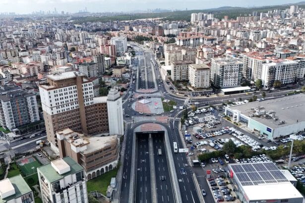 Bölge trafiğine nefes aldıracak Taşdelen Kavşağı hizmete açıldı 12