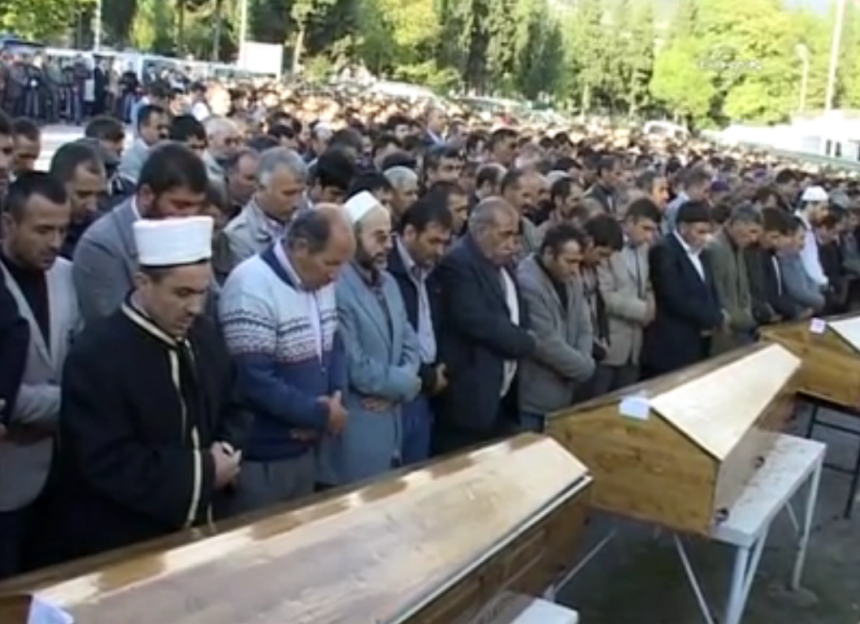 Feci kazada ölenlerden 7'si toprağa verildi 11