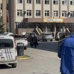 Lise öğrencisi iki öğretmenini ve sınıf arkadaşını bıçakladı 22