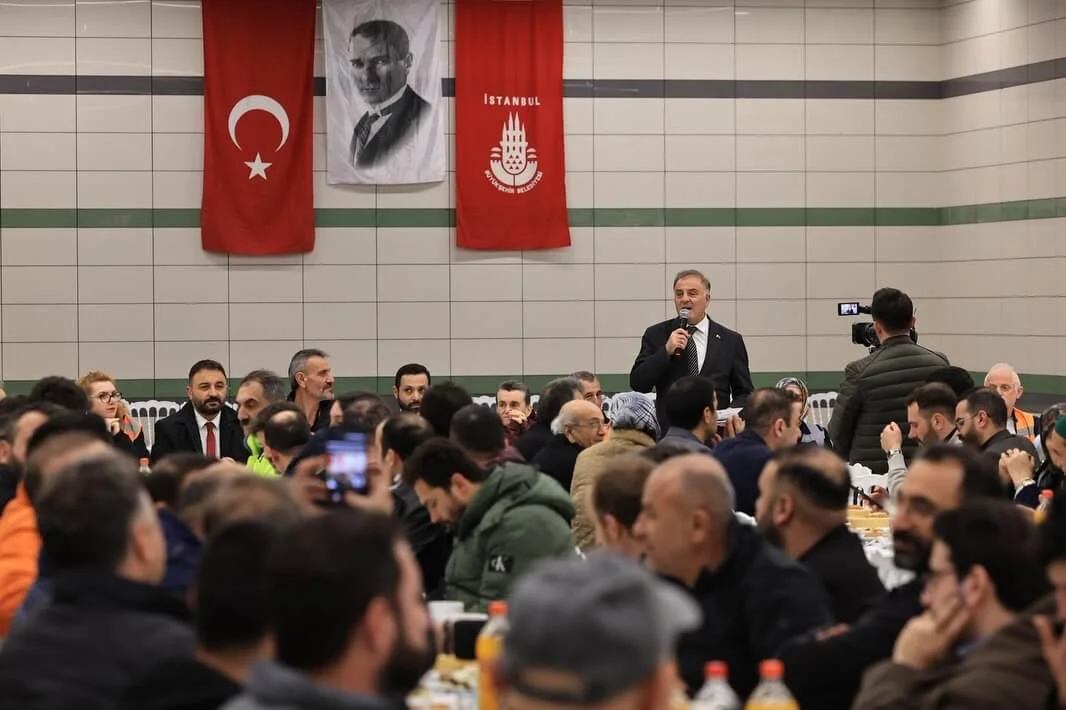 Nuri Aslan Veysel Karani şantiyesinde çalışanlarla iftar sofrasında buluştu 9