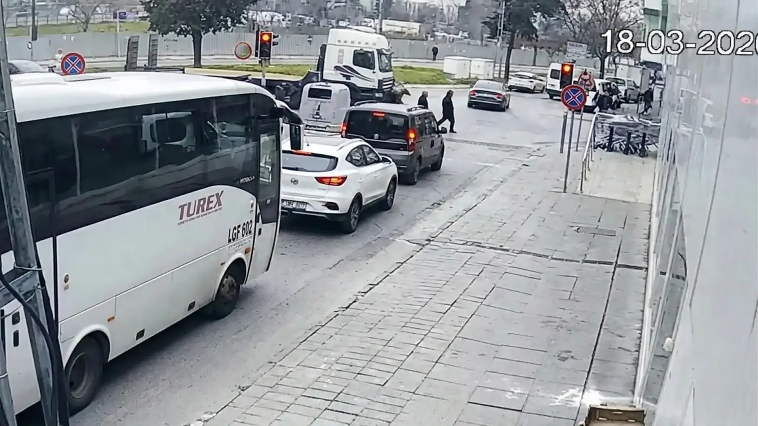 samandira-kaza-tir-ezdi-kadin