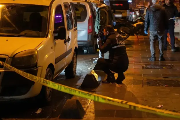 sancaktepede-silahli-saldiri-1-yarali