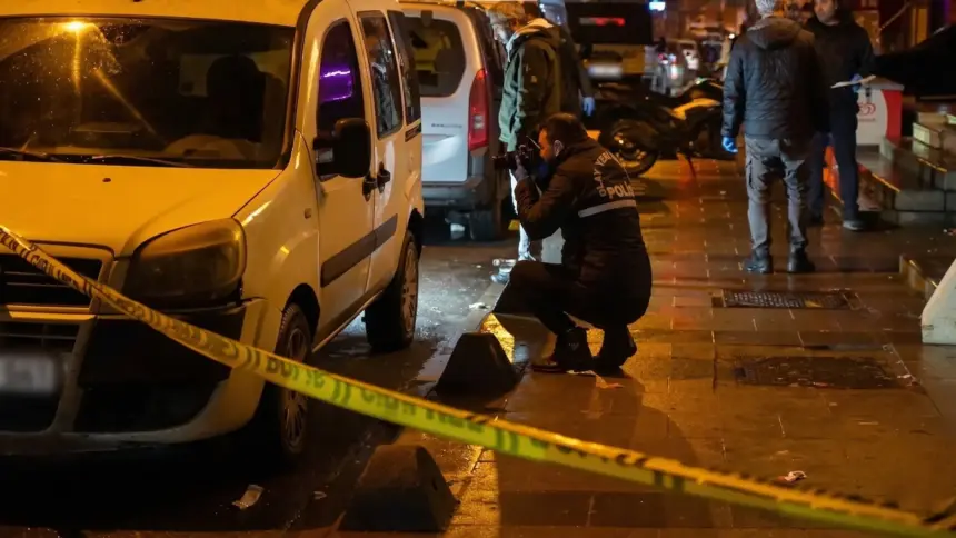 Sarıgazi’de hareket halindeki otomobilden silahlı saldırı 21 sancaktepede-silahli-saldiri-1-yarali