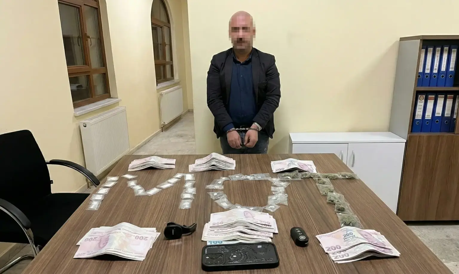 Mıknatıslı düzenekten uyuşturucu çıktı 11